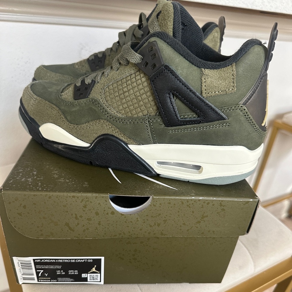 Air Jordan 4 Retro SE 'Craft - Olive'